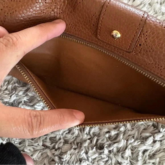 LOUIS VUITTON Cognac Monogram Mahina Leather Amelia Wallet - Picture 10 of 13